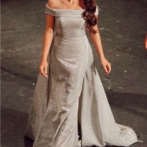 JVN by Jovani Gunmetal Off The Shoulder Stunning Formal Size 4